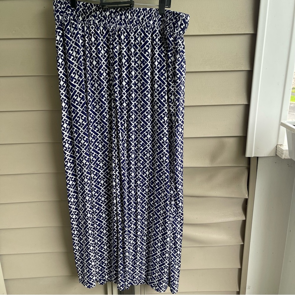 Boden Navy and White Geometric Print Trousers